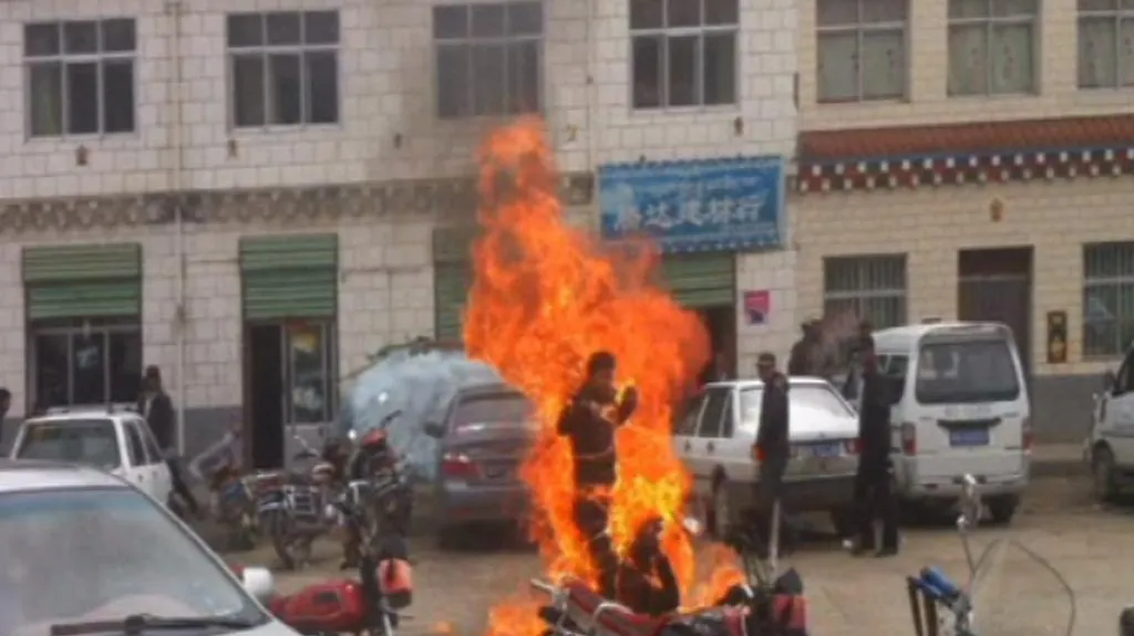 Bolestivá smrt Tibeťanů jako protest proti čínské nadvládě