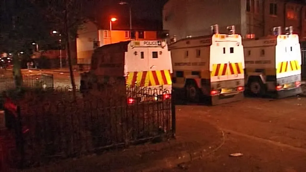 Zásah policie proti demonstrantům v Belfastu
