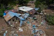 K Západní Austrálii se blíží cyklon Seroja. V Indonésii a Východním Timoru zabil desítky lidí