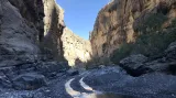 Cesta vedoucí údolím Vádí Ghul