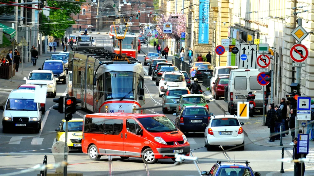 Doprava v Husově ulici