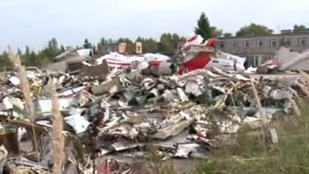 Zbytky letadla po tragédii u Smolensku
