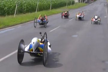 V Lounech se závodilo v jízdě handbiků