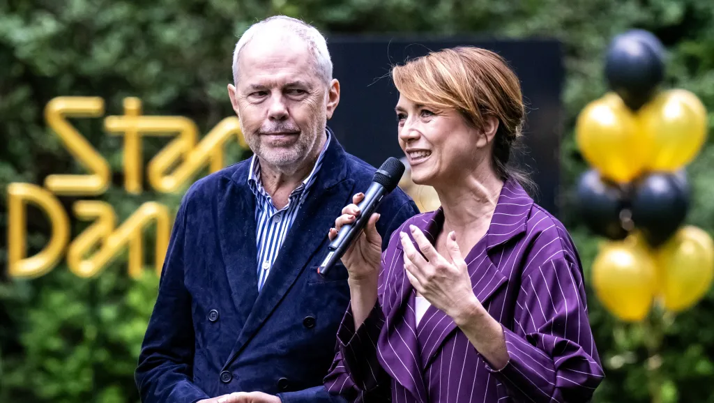 Marek Eben a Tereza Kostková při oznámení, že StarDance moderují naposledy