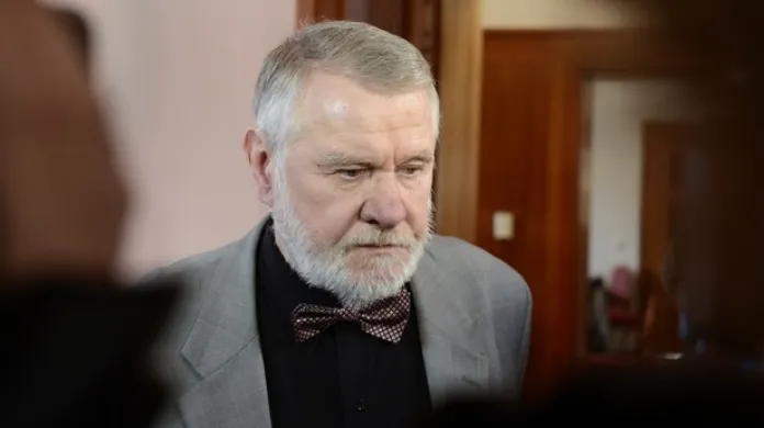 Jaromír Štětina na schůzi Senátu