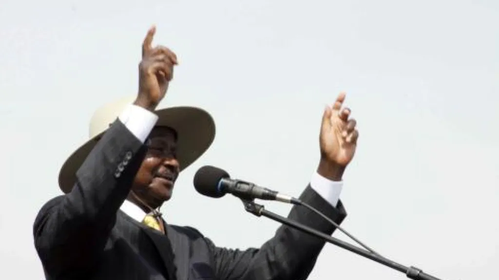 Ugandský prezident Yoweri Museveni spustil hudební kariéru