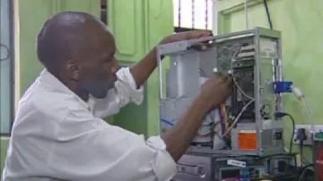 Opravář počítače v Keni