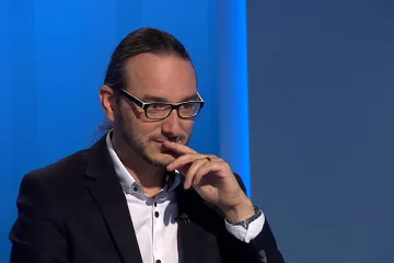 Zpravodaj ČT Szántó: Při zadržení tureckou policií pomohla i znalost českých fotbalistů 