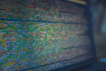 Ruští hackeři ve velkém zneužívají slabiny v softwaru české firmy, varují USA. Společnost reagovala, že chybu odstranila