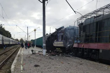 Ruský útok na osobní vlaky v Sumské oblasti zabil člověka a desítky lidí zranil