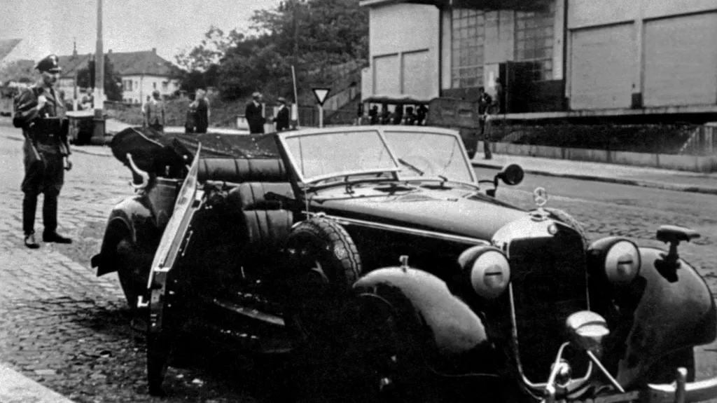 Poškozené auto po útoku na Reinharda Heydricha