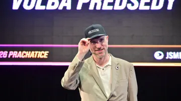 Znovuzvolený předseda Pirátů Zdeněk Hřib na zasedání celostátního fóra strany