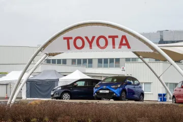 Toyota v Kolíně spustila výrobu karoserií, naplno se rozjede v pondělí