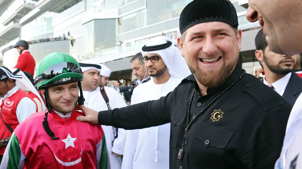 Kadyrov během dostihů v Dubaji