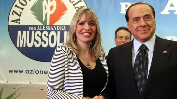 Alessandra Mussoliniová se Silviem Berlusconim (snímek z roku 2007)