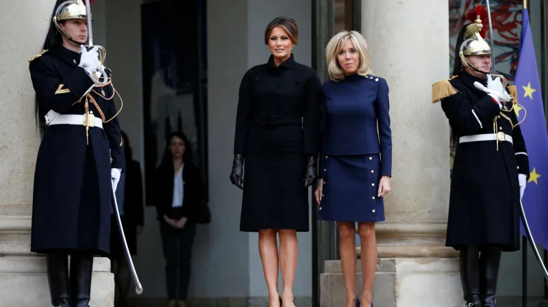 Manželky prezidentů Brigitte Macronová a Melania Trumpová