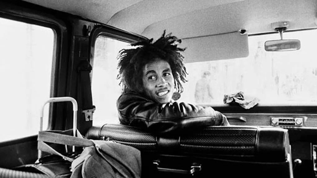 Dennis Morris / Bob Marley (první fotografie)