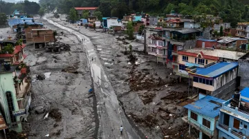 Dronové záběry následků povodní v oblasti Nuwakot