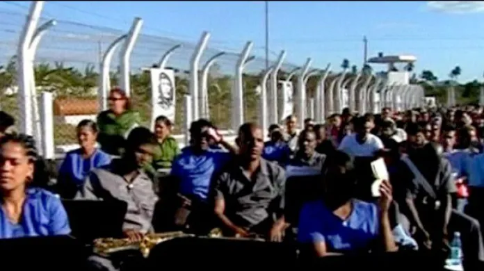 Kubánské věznice opustili první vězni