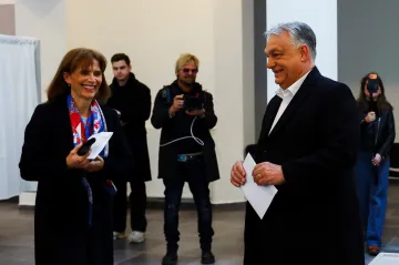 Maďaři si volí parlament. Orbán i Magyar již odevzdali svůj hlas