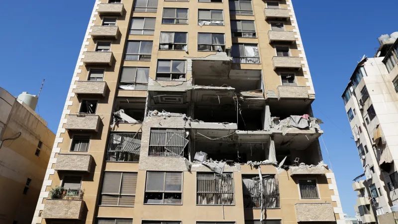 Obytný dům v centru Bejrútu po izraelském útoku (11. 3. 2026)