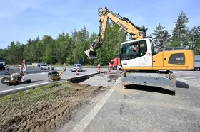 Kraje hledají, jak nahradit chybějící miliardy na opravy silnic
