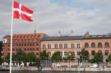 Svoboda slova ustupuje náboženským dogmatům, kritizuje dánská opozice snahu zakázat pálení koránu