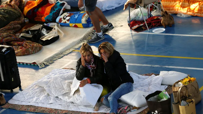 Italové spí i po tělocvičnách