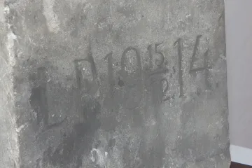 V Chocni objevili více než sto let starý základní kámen zaniklého kostela
