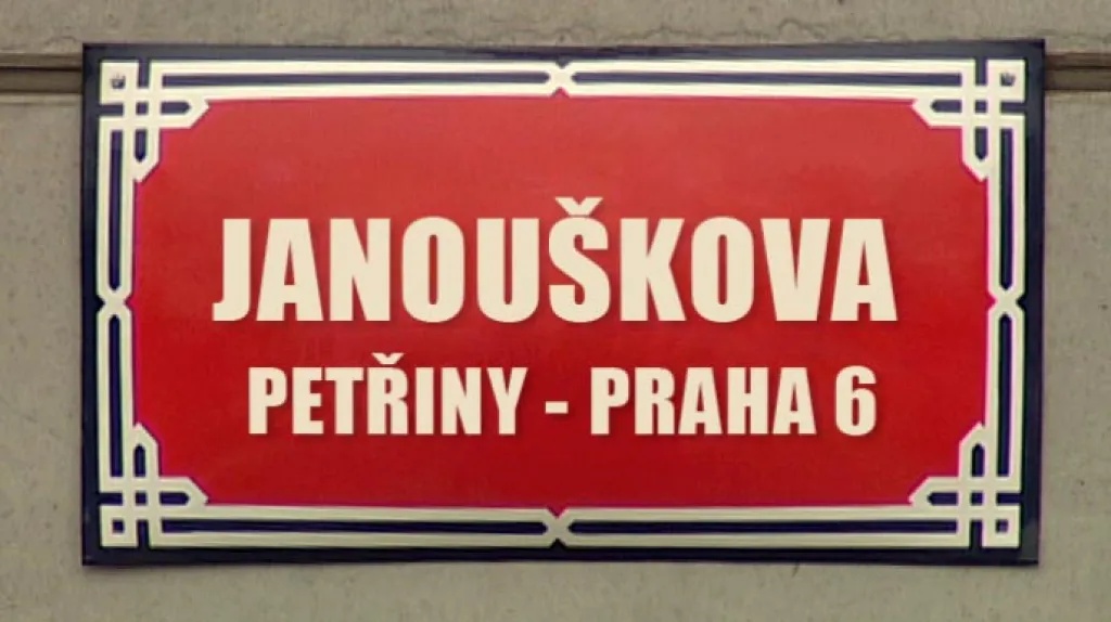 Informační cedule s názvem ulice