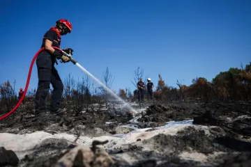 Ukrajinští záchranáři dorazili do Francie pomáhat při hašení lesních požárů