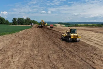 Na silnici u Trutnova je kvůli stavbě D11 kyvadlový provoz, mohou vznikat kolony