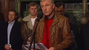 Premiér Topolánek sděluje závěry grémia