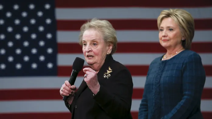 Albrightová v prezidentské kampani podpořila Hillary Clintonovou