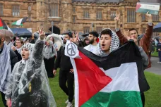Odřízněte Izrael, vyzývají studenti od Itálie po Sydney. Policejních zásahů přibývá