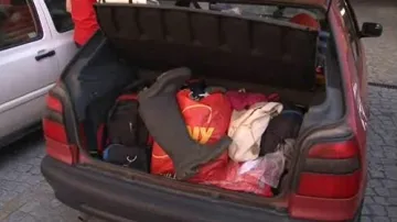 Dobrovolníci se připravují na odjezd do Čech
