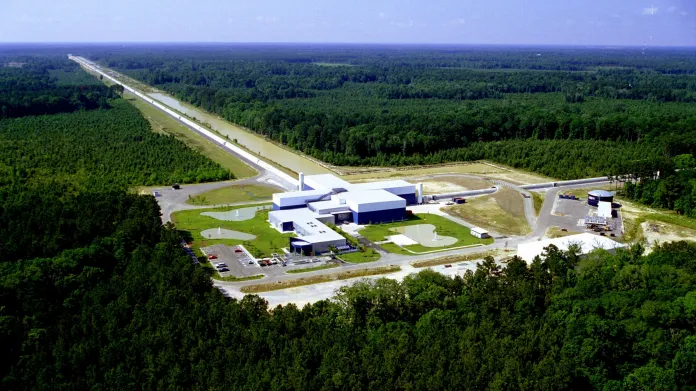 Detektor LIGO