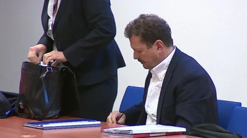 Telefonát redaktora Ondřeje Schneidera