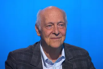 Jako Cameronovo referendum o brexitu, komentuje Rupnik Macronovy předčasné volby