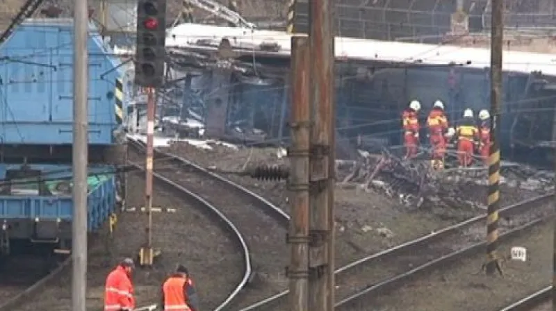 NO COMMENT: odstraňování následků nehody na železnici