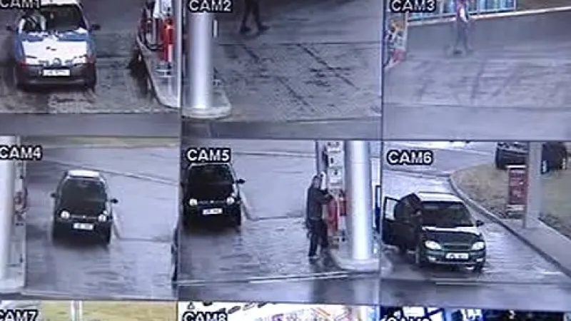 Záběry z kamer u benzinky