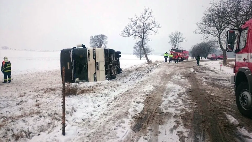 Nehoda autobusu na Náchodsku