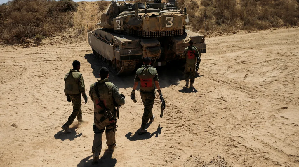 Izraelští vojáci na hranici s Gazou