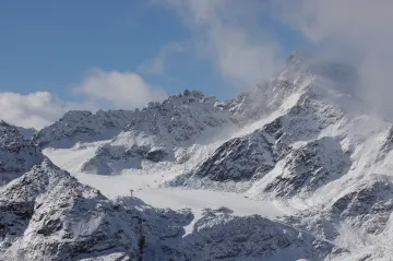 Laviny v Rakousku v jednom dni usmrtily několik lidí, zranily i Čechy