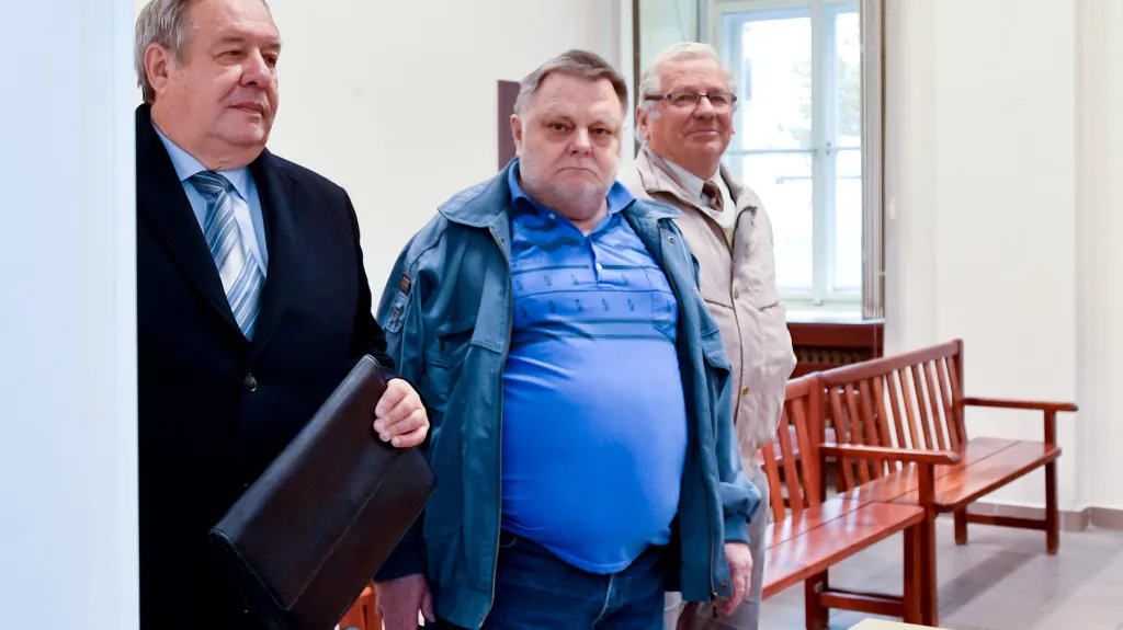 Karel Hájek, Zbyněk Dudek a Rudolf Peltan v soudní síni (2019)
