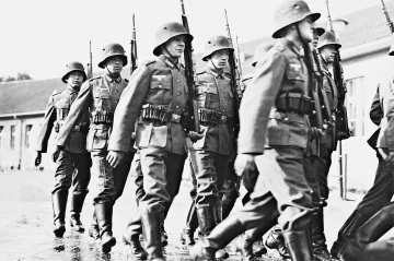 Čechoslováky nevítali, ale wehrmachtu stavěli slavobrány. Nacistická minulost Hlučíňanů je dodnes tabuizované téma