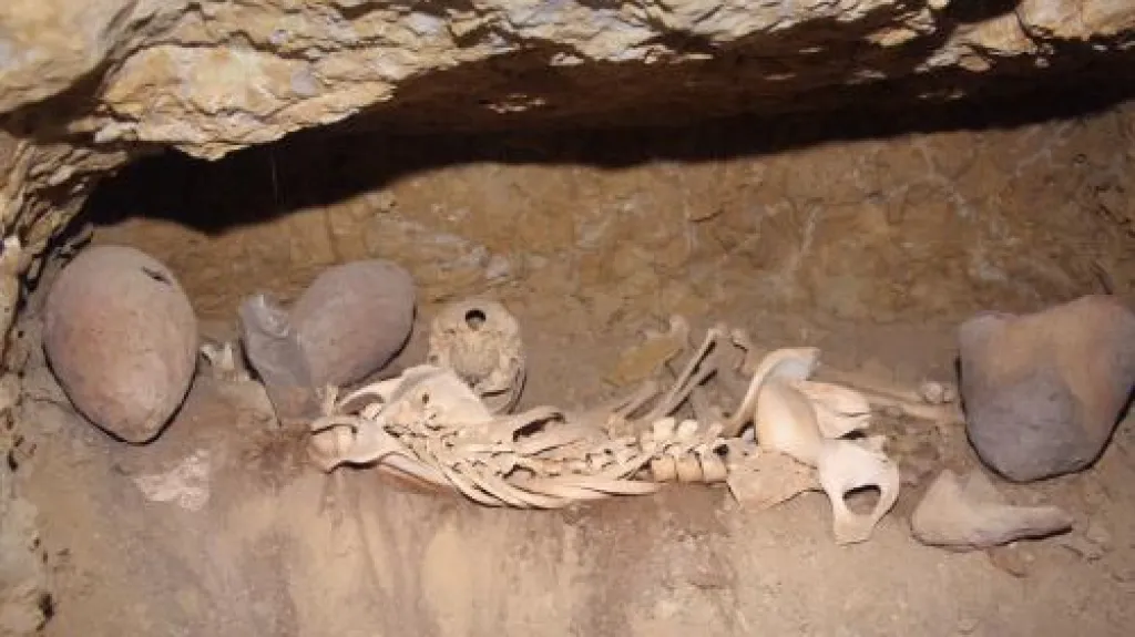 Ostatky dávných stavitelů pyramid