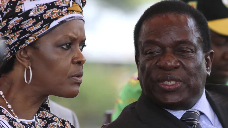 Mugabeho manželka Grace a Emmerson Mnangagwa