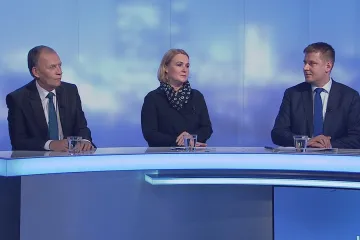 Komunisté zváží podporu bojové mise v Mali. Nejdřív o ní měla vědět sněmovna, zlobí se Černochová