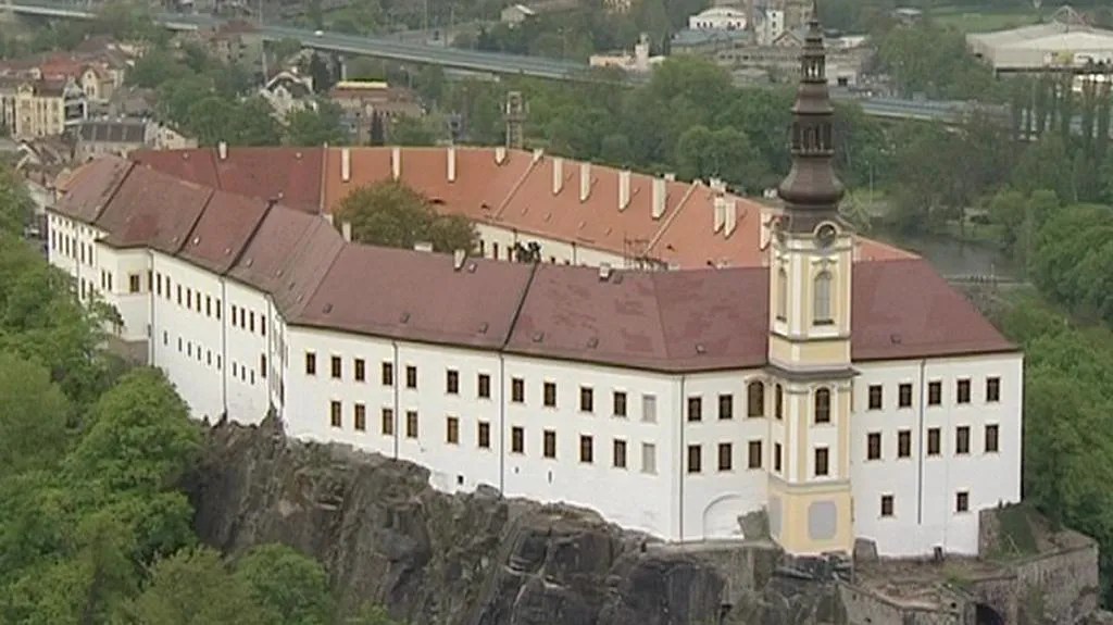 Děčínský zámek